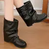 Botas femininas curtas bootcut, novo estilo outono 2026, emagrecedoras, adequadas para saias, botas western de salto grosso com fivela de cinto, botas retrô empilhadas