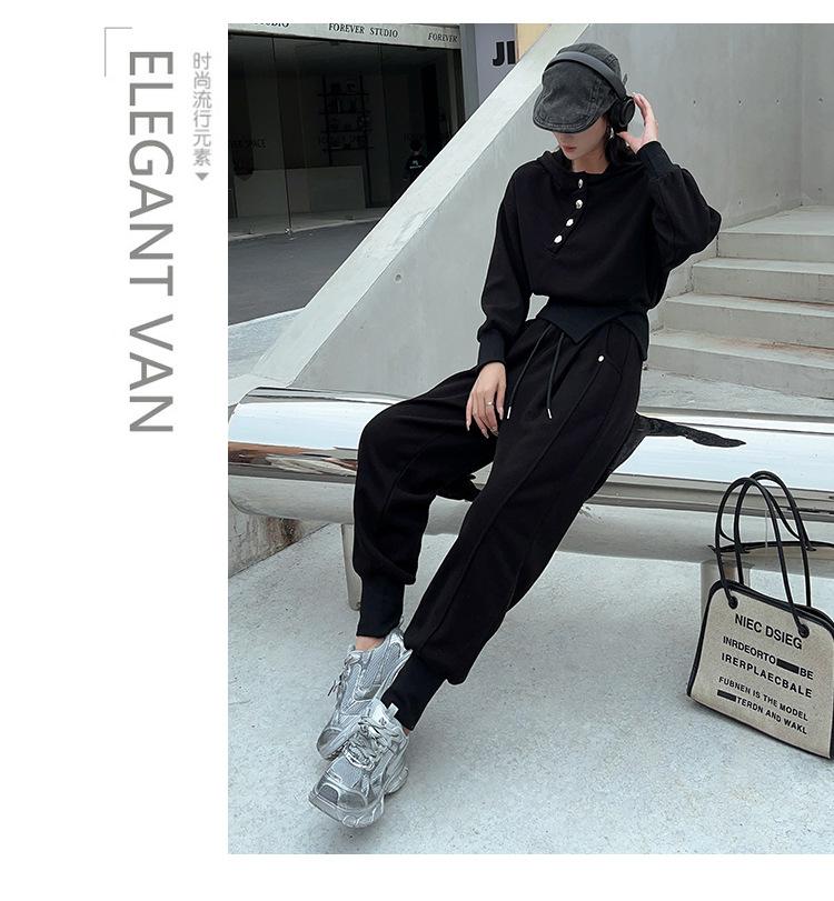 跨境淘货源分销2024秋冬季新款街头潮流减龄小个子爆款欧货网红款运动套装休闲运动气质休闲时尚流行新款秋装秋装女装时尚套装套装女装秋季套装女套装女女士运动服女装两件套套装卫衣套装休闲套装秋季套装女装时尚套装盐系休闲套装女装2024百搭设计感小众洋气欧货阿里国际站跨境采购Cross-border, shopping source, foreign trade, export, distribution 2024 fall, winter, new, street trend, explosive, European goods, network red, sportswear, leisure sports, temperament leisure, fashion popular, new autumn wear, autumn women's wear, fashion suit, women's wear, women's wear, women's wear, women's sportswear, women's two-piece, hoodie suit, casual suit, autumn suit, women's wear, Fashion suit salt department, casual suit women's dress, Ali International Station, cross-border procurement