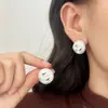 Acessórios de Luxo Acessível Europeus e Americanos Elegantes, Modernos e de Alta Qualidade Versáteis Brincos Foscos Nicho Elegantes Estilosos Brincos para o Dia a Dia para Mulheres