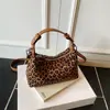 2026 Nuevo Estilo Bolso de Mano para Viajes Diarios Bolso de Hombro Elegante Gran Capacidad Bolso de Moda para Mujer Estampado de Leopardo Versátil Nicho
