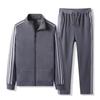 Chaquetas de Hombre de Primavera y Otoño Nuevas Chaquetas con Cuello Mao Estilo Coreano Modernas Tres Rayas Holgadas Talla Grande Ropa Deportiva Casual Moderna