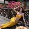 Novo Biquíni de Verão Amarelo Gengibre Camélia Flor Tridimensional Ilha de Férias Emagrecedor Sexy Sem Alças com Fenda