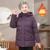 Jaqueta de Penas de Algodão de Inverno para Mãe Feminina de Comprimento Médio Estilosa Acolchoada à Prova de Frio com Capuz Jaqueta de Algodão Roupa Exterior Casaco de Algodão Quente para Avó