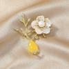 Primavera novo prato de contas de água doce broche de penas masculinas e femininas flor simples casaco acessórios pino