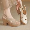 Sandalias de cuña de suela gruesa con punta abierta para mujer, cuero suave, zapatos de moda de una tira, nuevo estilo verano 2025, tacones altos pequeños