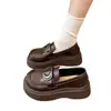 Mocasines de suela gruesa con hebilla metálica para mujer, nuevo otoño, sin cordones, a la moda, para ir al trabajo, estilo británico, zapatos pequeños de cuero