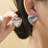 Aretes transfronterizos de alto sentido de Europa y Estados Unidos, aretes personalizados con textura mate cepillada, nuevos aretes triangulares suaves de moda