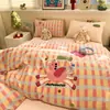 Conjunto de Roupa de Cama Quatro Peças de Algodão Espesso Escovado Ano do Cavalo 2026 Novo Algodão Puro Outono e Inverno Desenho Animado Capa de Edredom e Lençol Conjunto de Três Peças