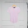 Blusa de Tricô Warren Hailong Kw881 de Botão Único com Textura Canelada, Modelagem Slim Fit, Decote V e Manga Curta para Mulheres.
