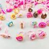 Anel rosa de plástico para crianças acessórios de menina anel de bolo de frutas brinquedo pequeno presente de jardim de infância