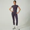 Blusas Populares de Manga Curta para Cross-Border com Camisetas Internas, Tops Esportivos de Manga Curta de Secagem Rápida para Corrida ao Ar Livre, Yoga, Ajustados, Gola Redonda, Femininos