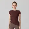 Ropa de Yoga Estilo Nuevo 2026 para Mujer, Temporada de Primavera, Diseño Fruncido de Sensación Desnuda, Top Deportivo de Manga Corta Adelgazante, Camiseta Básica que Ceñe la Cintura
