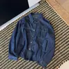 2026 Nova Moda Estilo Coreano Camisa Jeans Azul Escuro de Manga Longa com Gola Reversível para Mulheres, Corte Solto, Emagrecedora, Jaqueta Top Versátil