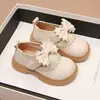 Sapatos de Couro com Laço para Meninas, Sapatos Infantis Macios para Outono e Inverno Estilo Coreano, Sapatos Elegantes para Apresentações de Dança de Menininhas