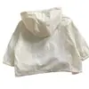 Chaqueta de Protección Solar para Niños Verano 2026 Nuevo Modelo con Capucha Bloque de Color Chaqueta para la Piel para Niños Mayores, Abrigo Delgado para Niños