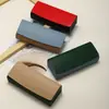 Design de retalhos multicoloridos, simples e estiloso, estojo de óculos versátil para mulheres, feito à mão, portátil e resistente à pressão, também adequado para homens, disponível para atacado