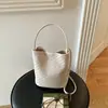 Cross2026 Verano Nuevo Estilo Europeo Moda de Gama Alta Versátil Bolso Cruzado de Un Solo Hombro Bolso Cubo Retro para el Trabajo