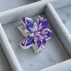 Clip para el Cabello de Flor de Plumeria Estilo Nuevo 2025 Pinza para el Cabello de Flor Morada UV para Mujer, Dulce Accesorio para el Cabello para Peinados Recogidos y Parte Trasera de la Cabeza