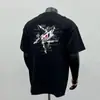 Camiseta unisex de algodón puro estilo chino, talla grande, con estampado de grafiti, estilo high street T2026, moderna para el verano, fresca y versátil, adecuada para parejas, manga corta