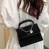 Bolsa de ombro texturizada estilo coreano para mulheres, nova moda de outono de 2026, bolsa de mão simples, bolsa transversal quadrada pequena