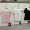 Wgwe9744 Ropa de Mujer Guangzhou Shisanxing 2026 Nuevo Estilo Coreano Escote Asimétrico Ceñido a la Cintura Versátil Top Camiseta de Manga Corta Verano