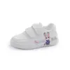 Sapatos Infantis Outono 2026 Novo Modelo Velcro Infantil Esportivos Brancos para Crianças Maiores Couro Sola Grossa Casuais