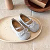 Zapatos casuales de gamuza estilo coreano para niñas, estilo ballet, nuevos para primavera y otoño 2026, zapatos de princesa con moño de suela suave, mocasines