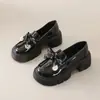 Estilo Popular: Mocasines de Suela Gruesa para Combinar con Faldas, Zapatos Individuales Negros de Suela Suave Estilo Británico para Mujer, Otoño e Invierno 2025, Zapatos Pequeños de Cuero