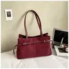 Bolsa de Axila de Veludo de Couro de Veado para Mulheres 2025 Nova Bolsa Tote de Grande Capacidade Design de Nicho Versátil para o Dia a Dia Bolsa de Ombro