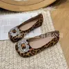 Comercio exterior transfronterizo talla grande 2026 otoño estilo europeo y americano zapatillas planas de strass para mujer para ir al trabajo
