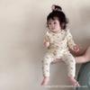 Ropa de otoño para bebé 2023 nuevo traje floral para estar en casa ropa de otoño para bebé estilo occidental pijama de manga larga conjunto de dos piezas