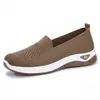Sapatos Femininos, Novo Estilo de Verão Sapatos Casuais Femininos, Frete Internacional, Sapatos de Tecido Respiráveis com Solado Macio, Moda para Mães, Sapatos de Pano Old Beijing