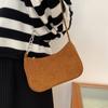 2024 Otoño e Invierno Nueva Bolsa Cuadrada Pequeña de Mano Rellena de Moda Retro de Pana Bolsa Baguette de Axila Bolso de Mano