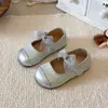 Novedad Primavera/Verano 2026 Zapatos Dulces de Princesa para Niñas con Lazo Cierre de Velcro para Bebés Puntera Cerrada Suela Suave Estilo Coreano Zapatos para Caminar