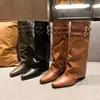 Marca nicho de moda punta fina tacón grueso caídas botas largas 2026 hebilla de remache estilo western caña alta botas largas de mujer mujer