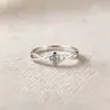 Anillo de Plata de Ley S925 Yinyiyuan de Venta Caliente Transfronteriza con Diamante Azul, Lujo Sencillo para Mujer, Elegante Anillo de Compromiso de Moda Europea y Americana