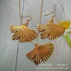 Nuevo Collar Colgante de Hoja de Ginkgo Moderno e Inteligente de Amazon para Mujer, Versátil Cadena de Acero Inoxidable Chapada en Oro de 18 Quilates