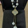 Collar Largo de Cadena para Suéter Estilo Chanel de Aleación de Alta Gama para Mujer, Versátil Colgante de Accesorio para Ropa de Otoño e Invierno de Temperamento de Lujo Ligero
