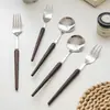 Fábrica de Origen Juego de Cubiertos de Acero Inoxidable, Cuchillo Estrecho de Cintura, Tenedor y Cuchara, Mango Nuevo de Madera de Nogal, Cuchillo de Bistec Estilo Occidental, Cuchara de Postre