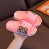 [Suela Suave Antideslizante] Pantuflas Familiares para Adultos Verano Niños y Niñas Interior Baño Bañera Dibujos Animados Lindas Zapatos para el Hogar
