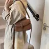 Bolsa quadrada pequena com textura fosca para mulheres, bolsa de ombro ou axila retrô simples e moderna, bolsa transversal popular de luxo leve 2026
