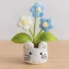 Flor de Lirio del Valle Tejida a Crochet Hecha a Mano de Lana en Maceta Producto Terminado Venta al por Mayor Muñeco de Conejo Creativo Adornos de Escritorio en Maceta Flores Tejidas