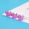 Muñeco de pato de dibujos animados amarillo luminoso adornos pequeños micro paisajismo resina joyería creativa manualidades accesorios