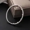 Pulsera de Acero de Titanio de Venta Caliente Transfronteriza, No se Desvanece, Galvanizado de Oro Real Incrustado con Diamantes de Alta Gama, Pulsera de Acero Inoxidable de Oro de 18 Quilates al por Mayor