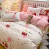 Juego de Ropa de Cama Fresco y Sencillo de Cuatro Piezas, Funda de Edredón, Ropa de Cama Individual para Dormitorio de Chicas, Uso en el Hogar, Lavable, Conjunto Moderno de Tres Piezas