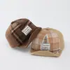 Chapéus Atacado Dingdingmeng: Chapéus Personalizados de Aba Macia para Meninos e Meninas, Bonés de Beisebol com Barra Dobrada e Aplicação de Letra Estilo Japonês e Coreano, Quentes