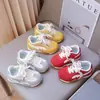 Zapatillas Deportivas para Niños 2026 Otoño Nuevo Modelo Moda Retro para Niños Zapatillas de Entrenamiento Alemanas Malla para Niñas Versátiles Suela Suave Tenis