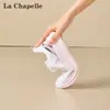 Novos sapatos de malha respirável de verão, modernos e leves, tênis confortáveis para estudantes do ensino médio, sapatos versáteis de sola grossa que fazem as pernas parecerem mais longas, sapatos femininos