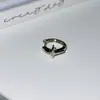 Série Cafê Dourado Leve Outono e Inverno Brincos Mínimalistas de Zircônia Coleção de Brincos Cafê Dourado para Mulheres com Sensação de Alto Padrão e Brincos de Luxo Leve