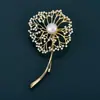Exquisito Broche de Diente de León, Versátil y Lujoso Corsage de Flor para Mujer de Alta Gama, Lindos Accesorios de Broche de Perla Estilo Japonés